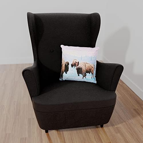 Wyoming Buffalo Faux זמש ספה זורקים כרית מציור וציור מאת האמן מייק בנט 18 x 18.