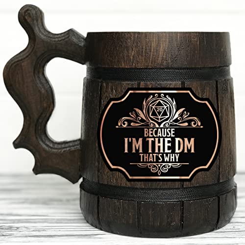 כי אני ה- DM זו הסיבה שספל צינוקים ומסיבת דרקונים DM ספל בירה מעץ 17oz Dnd Dungeon Master מותאם אישית D&D Beer