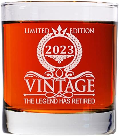 Carvelita האגדה פרשה משנת 2023 מהדורות מוגבלות 11oz זכוכית ויסקי - מתנות פרישה מצחיקות לגברים - מתנות