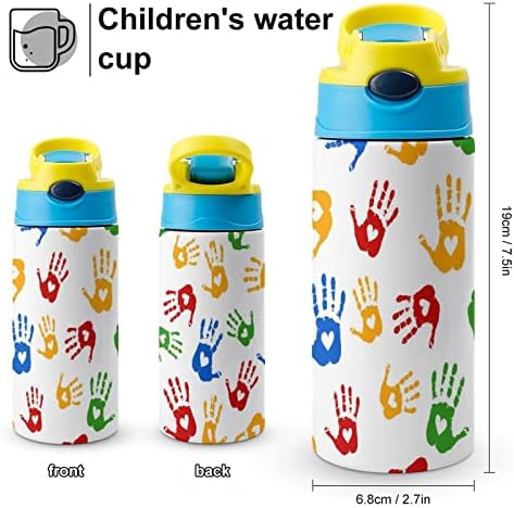 בקבוק מים עם צבע קש ביד טביעת יד מבודדת כוס ואקום נירוסטה 500 מל לבית הספר