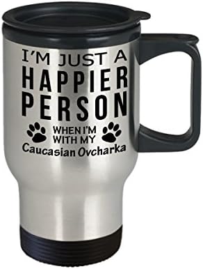 חובב כלבים טיול ספל קפה - אדם מאושר יותר עם קווקזית אוצקארקה - מתנות הצלה בעלים