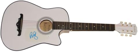 בראד פייזלי חתם על חתימה בגודל מלא גיטרה אקוסטית עם ג 'יימס ספנס אימות ג' יי. אס. איי. קואה - כוכב מוזיקת קאנטרי