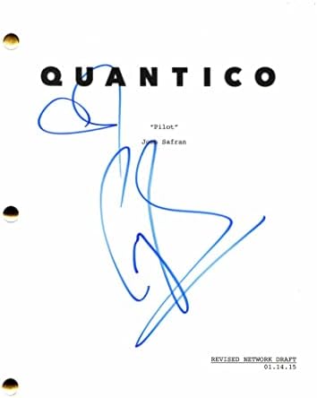 Priyanka Chopra Jonas חתמה על חתימה Quantico Script Full Pilot - נדיר מאוד