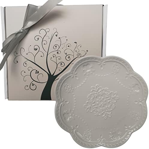 חרסינה מובלטת לבנה צלחת תה עגולה צלחת תה 6 אינץ 'עם עיצוב פרפר ולב - קופסת מתנה מאוהבת בעץ