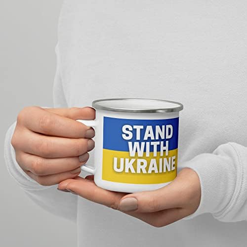 לעמוד עם ספל אמייל אוקראינה